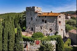 CASTLE FOR SALE IN A PANORAMIC POSITION IN CHIANTI CLASSICO