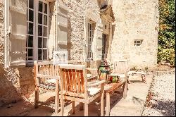 Majestic Chateau with guest house & 2 acres of land, close to Agen