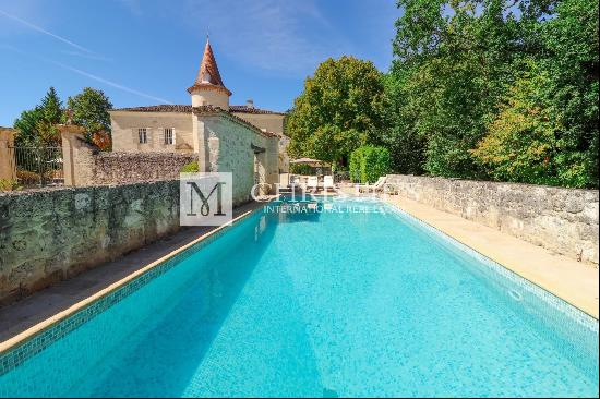 Majestic Chateau with guest house & 2 acres of land, close to Agen