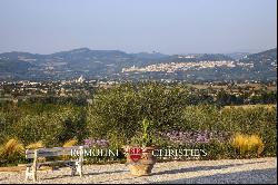 RENOVATED COUNTRY VILLA WITH POOL AND PANORAMIC VIEW OF ASSISI, UMBRIA