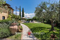 RENOVATED COUNTRY VILLA WITH POOL AND PANORAMIC VIEW OF ASSISI, UMBRIA