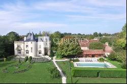 For sale Charming chateau in the Perigord vert