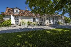 For sale, Elegant 17th Century Chartreuse in the Perigord Vert