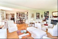 ARBONNE, NEAR THE BEACHES - A PEACEFUL 6-BED PROPERTY