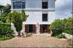 5 bedroom house to renovate in the center of cascais