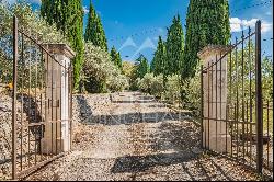 Charming 1920s house with superb views in the Luberon