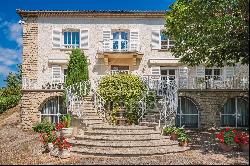 Charming 1920s house with superb views in the Luberon