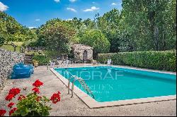 Charming 1920s house with superb views in the Luberon