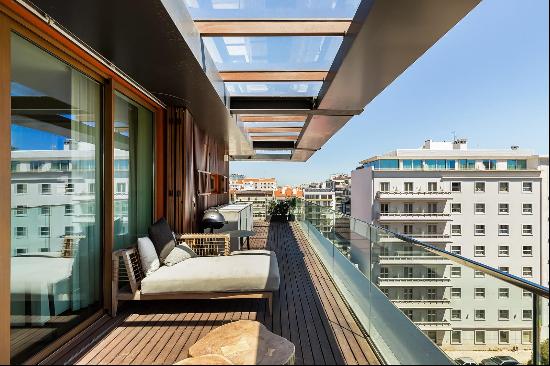 Exclusive penthouse with private pool in Avenidas Novas