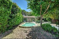 House with garden and swimming pool near thecity center