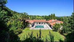 Six bedroom villa with garden and pool, for sale in Famalicão, Portugal