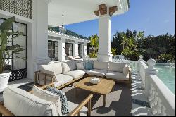 Majestic Moorish-style villa with panoramic views and privileged location, Aloha, Nueva A