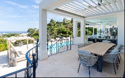 Exquisite Luxury Villa with Panoramic Views in El Herrojo Alto, La Quinta, Benahavis