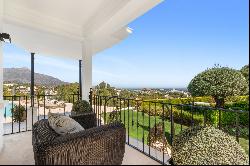 Exquisite Luxury Villa with Panoramic Views in El Herrojo Alto, La Quinta, Benahavis