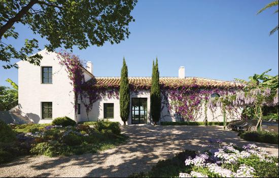 Authentic Andalusian spirit in this villa of magnificent panoramic villas in Finca Cortes