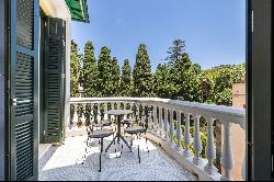 Apartment in a refurbished stately mansion in Limonar, Malaga