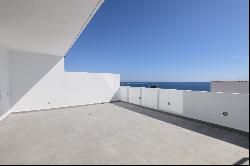 Spectacular views and direct access to the beach from this Duplex Penthouse in Estepona