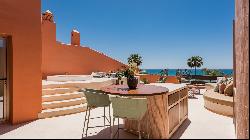 Stunning high end penthouse with spectacular sea views on the beachfront in Marbella East