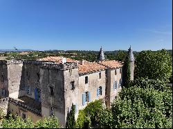 16th-century Renaissance chateau and annexes