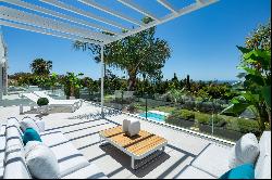 Magnificent modern villa very close to the sea with sea views in Marbella East