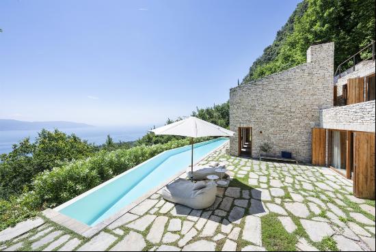 Secluded location above Lake Garda