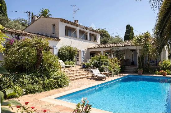 Tourrettes-sur-Loup - Provencal villa with sea view