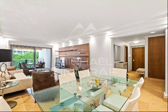 CANNES CENTER - CARLTON. ELEGANT 3-ROOM APARTMENT