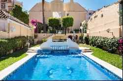 Charming semi-detached house in bajo Limonar, Málaga