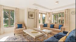 Luxurious and spacious front line beach villa in Las Chapas, Marbella East