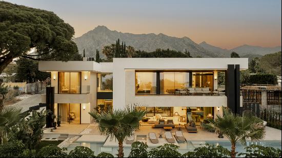 Sophisticated newly built villa in the exclusive area of Rocio de Nagüelles, Marbella Gol