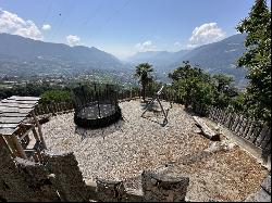 EXCLUSIVE ESTATE WITH UNIQUE VIEWS OVER MERAN