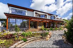 A modern detached home in St. Brelade's Bay