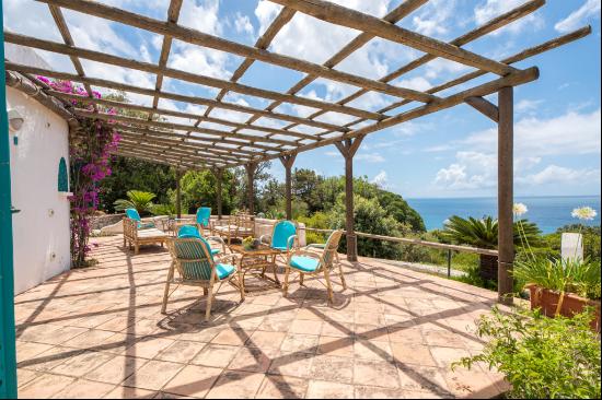 Villa Busiri Vici for sale in Punta Rossa with direct access to the sea