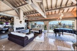 Huge luxury penthouse with panoramic sea view in Palma de Mallorca