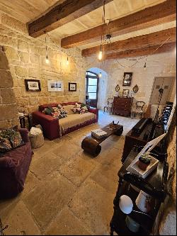 Naxxar House of Character