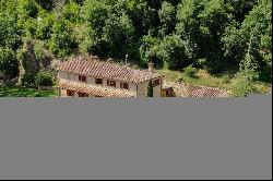 RIVERSIDE COUNTRY HOUSE FOR SALE IN VOLTERRA, TUSCANY