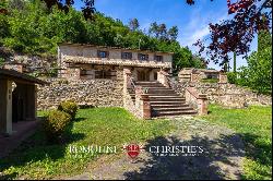 RIVERSIDE COUNTRY HOUSE FOR SALE IN VOLTERRA, TUSCANY