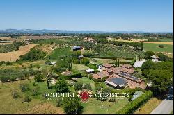 Lake Trasimeno - BOUTIQUE HOTEL WITH VINEYARDS AND SPA FOR SALE IN UMBRIA