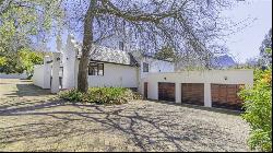 GRACIOUS, STATELY GABLED HOMESTEAD IN EXCELLENT LOCATION ON THE WORLD-RENOWNED CONSTANTIA