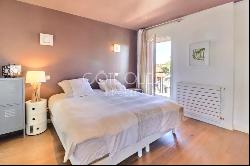 CAPBRETON – A 4-BED TRIPLEX PROPERTY WITH A GARDEN AND ENJOYING AN OCEAN VIEW