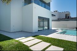 5 bedroom villa with private pool in Birre