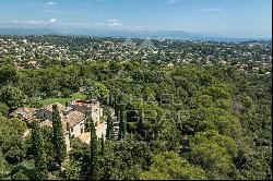 Close to Cannes - 6 bedrooms Villa in a park