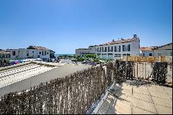 2-bedroom apartment with terraces in the center of Les Saintes Marie de la mer