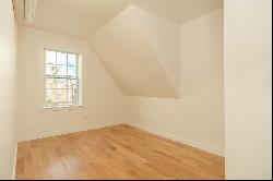 BEAUTIFUL FULLY RENOVATED 2 BEDRROM APARTMENT IN FOREST HILLS