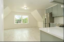 BEAUTIFUL FULLY RENOVATED 2 BEDRROM APARTMENT IN FOREST HILLS