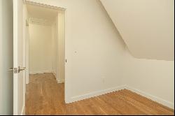 BEAUTIFUL FULLY RENOVATED 2 BEDRROM APARTMENT IN FOREST HILLS