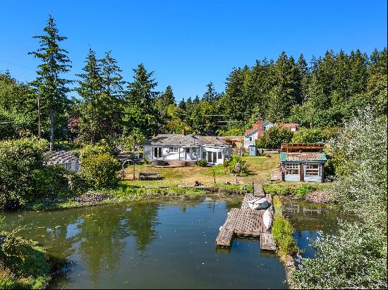 7160 NE Eagle Harbor Dr., Bainbridge Island, WA 98110