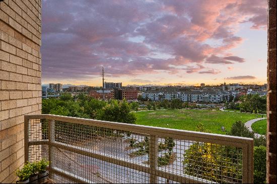 Condo with Breathtaking Mountain-Park Views in Highly Coveted Riverfront Park