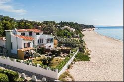 Beachfront villa in Santa Margherita di Pula