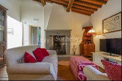 Tuscan farmhouse with dépendance and panoramic view